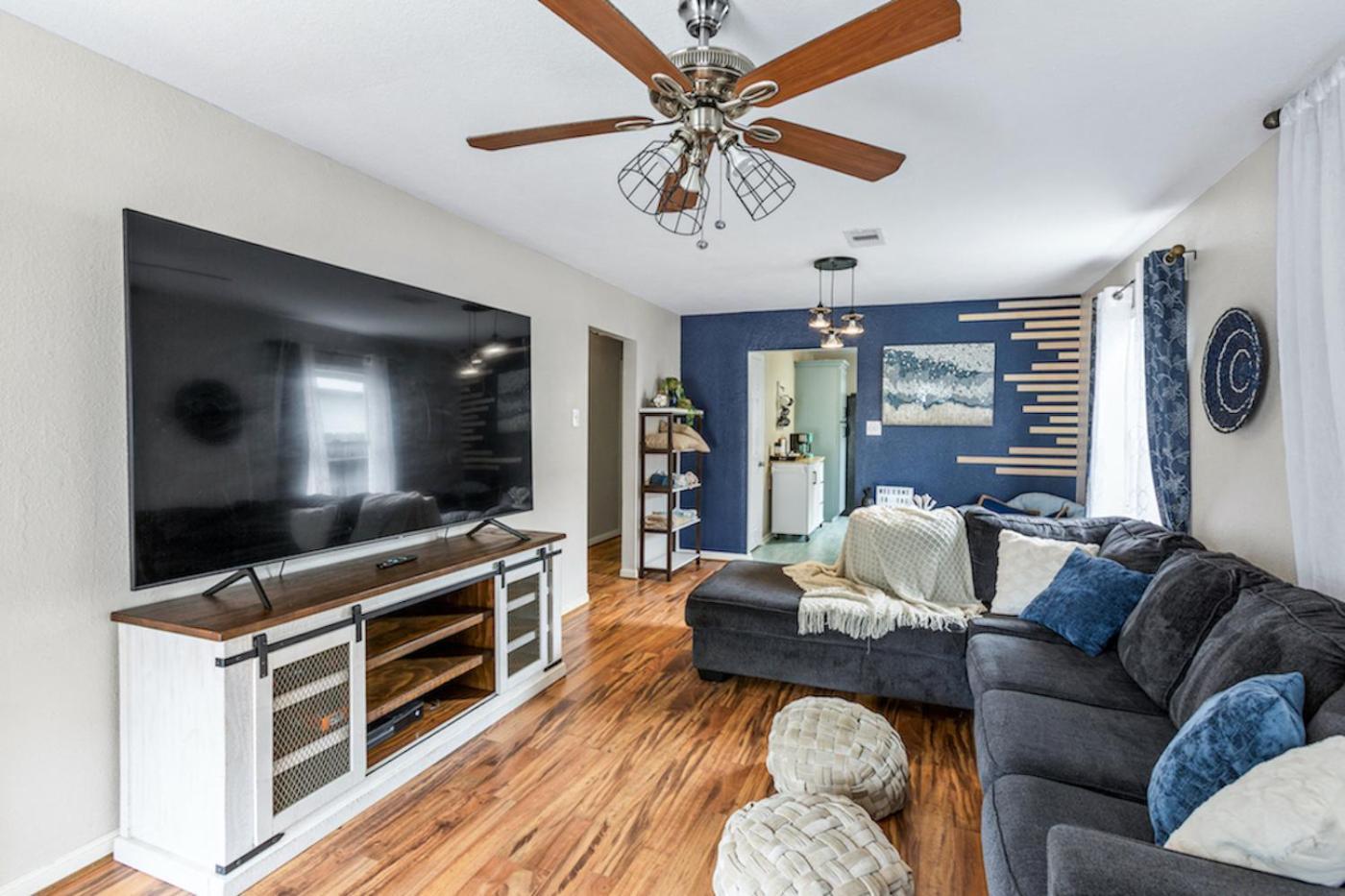 The Blue Oasis With Handicap Ramp Access Dog Friendly & Cowboy Pool Galveston Exterior photo