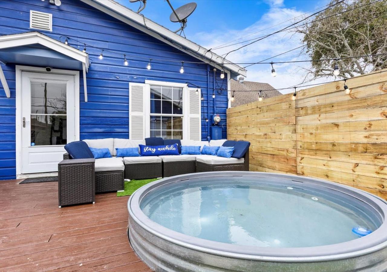 The Blue Oasis With Handicap Ramp Access Dog Friendly & Cowboy Pool Galveston Exterior photo